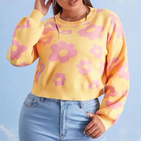 SHEIN Sweaters - Cropped flower sweater
